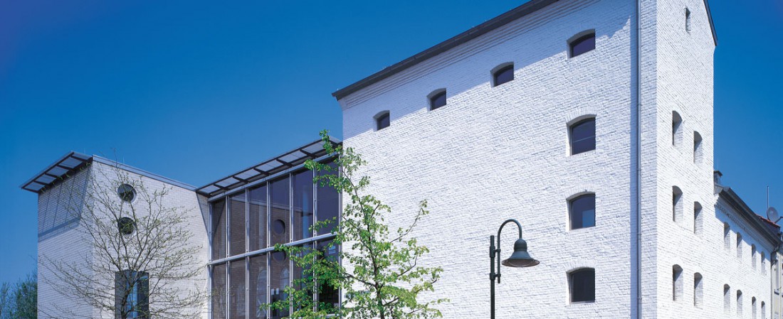 Außenansicht des Deutschen Glasmalerei-Museums